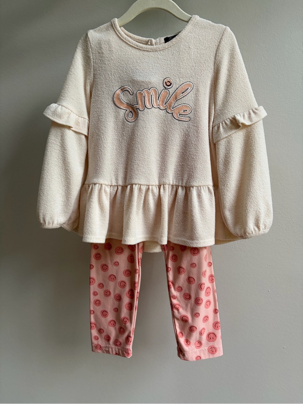 Kids Cream Peplum 'Smile' Pajama Set with Pink Smile-Print Leggings